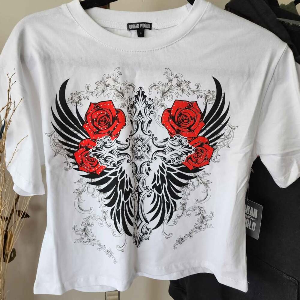 NWT Cross and Roses Goth Graphic streetwear T-Shirt Size S